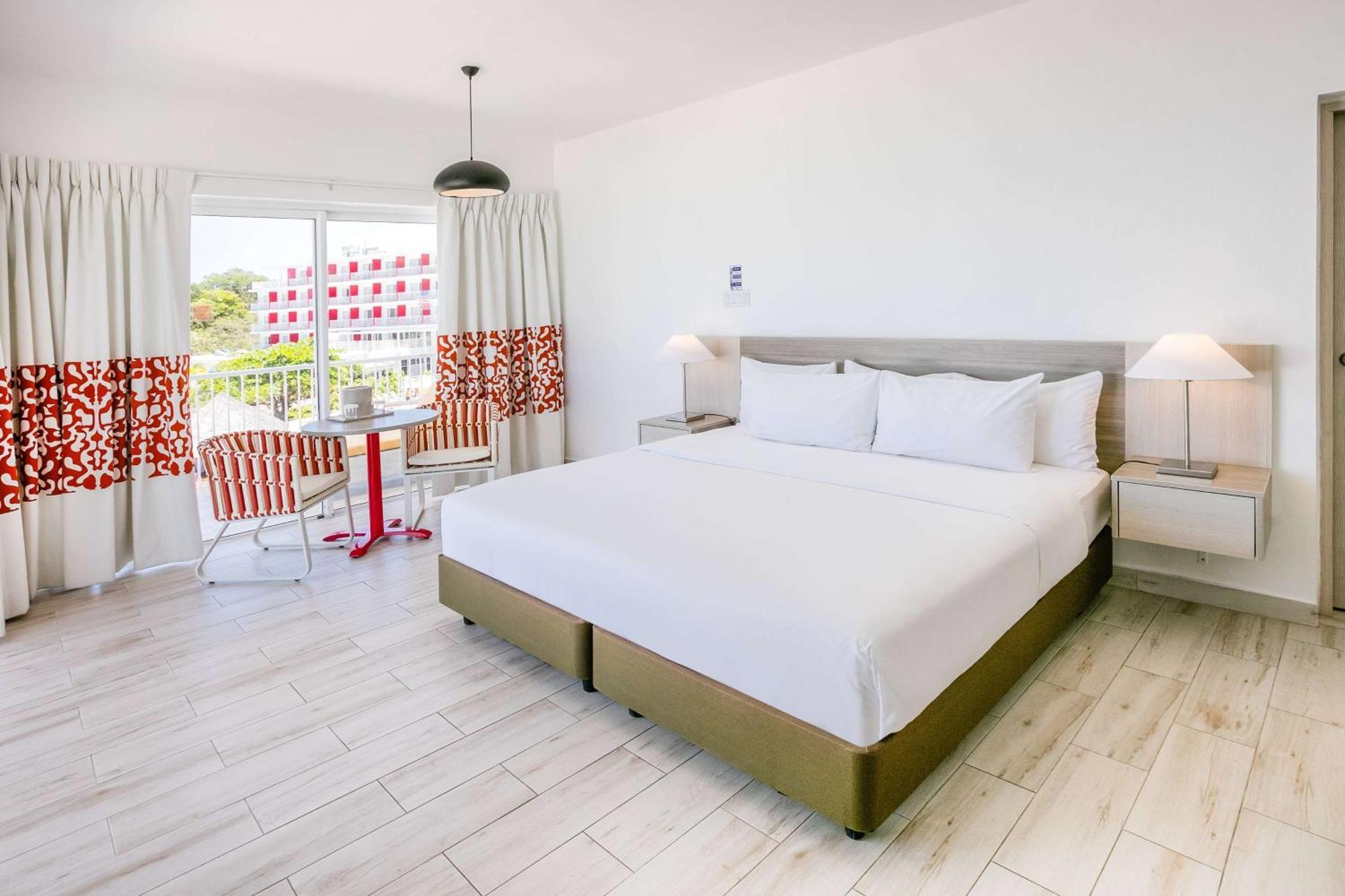 Grand Decameron Cornwall Beach, A Trademark All-Inclusive Resort Montego Bay Kültér fotó