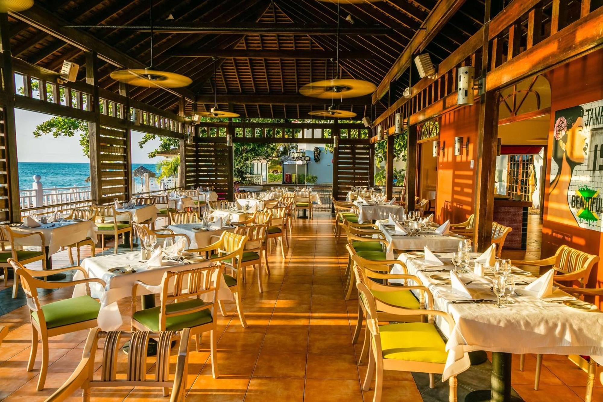Grand Decameron Cornwall Beach, A Trademark All-Inclusive Resort Montego Bay Kültér fotó