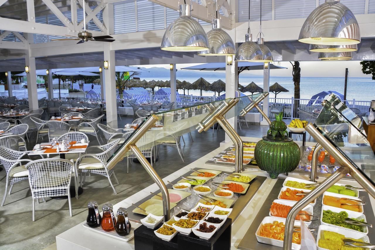 Grand Decameron Cornwall Beach, A Trademark All-Inclusive Resort Montego Bay Kültér fotó